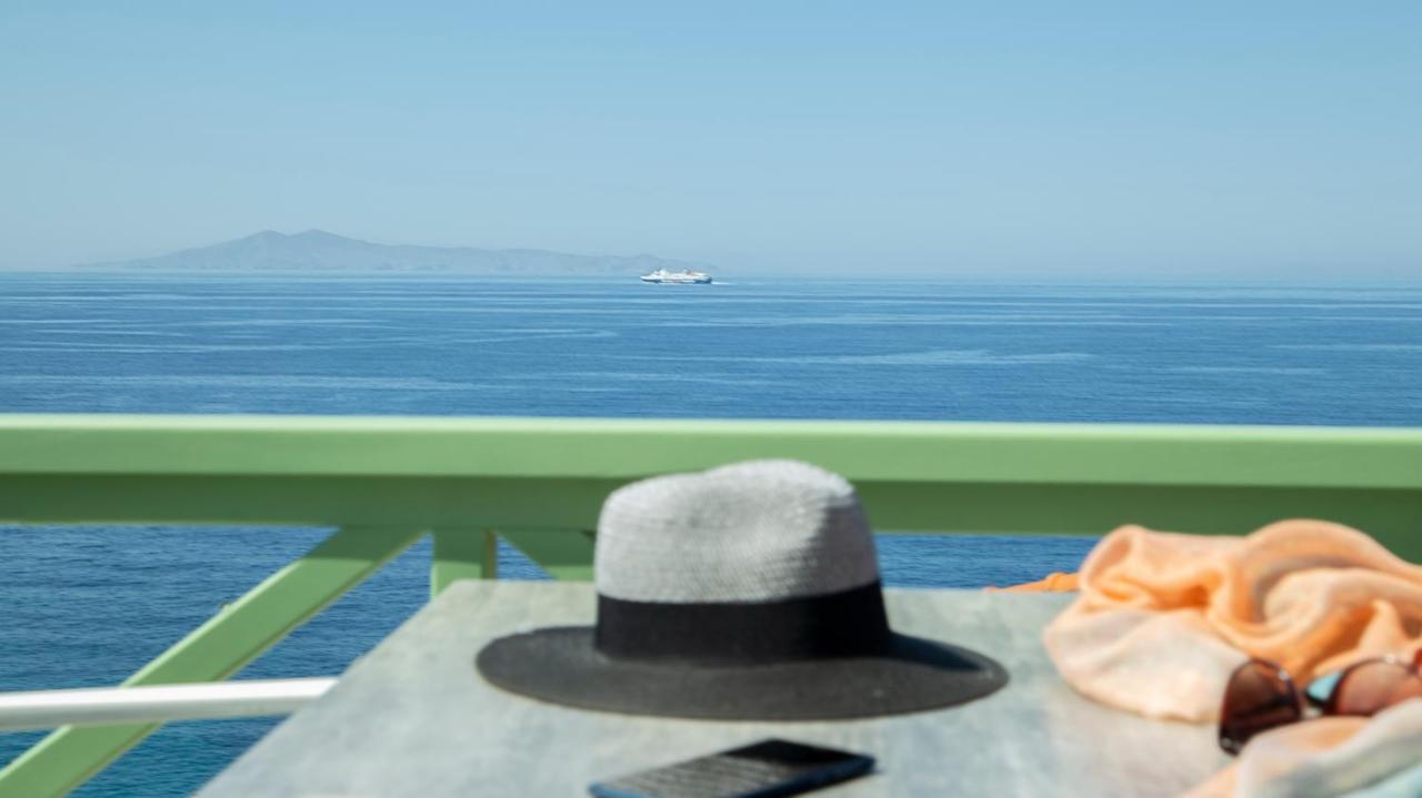 Corali Suites Andros Batsi  Ngoại thất bức ảnh