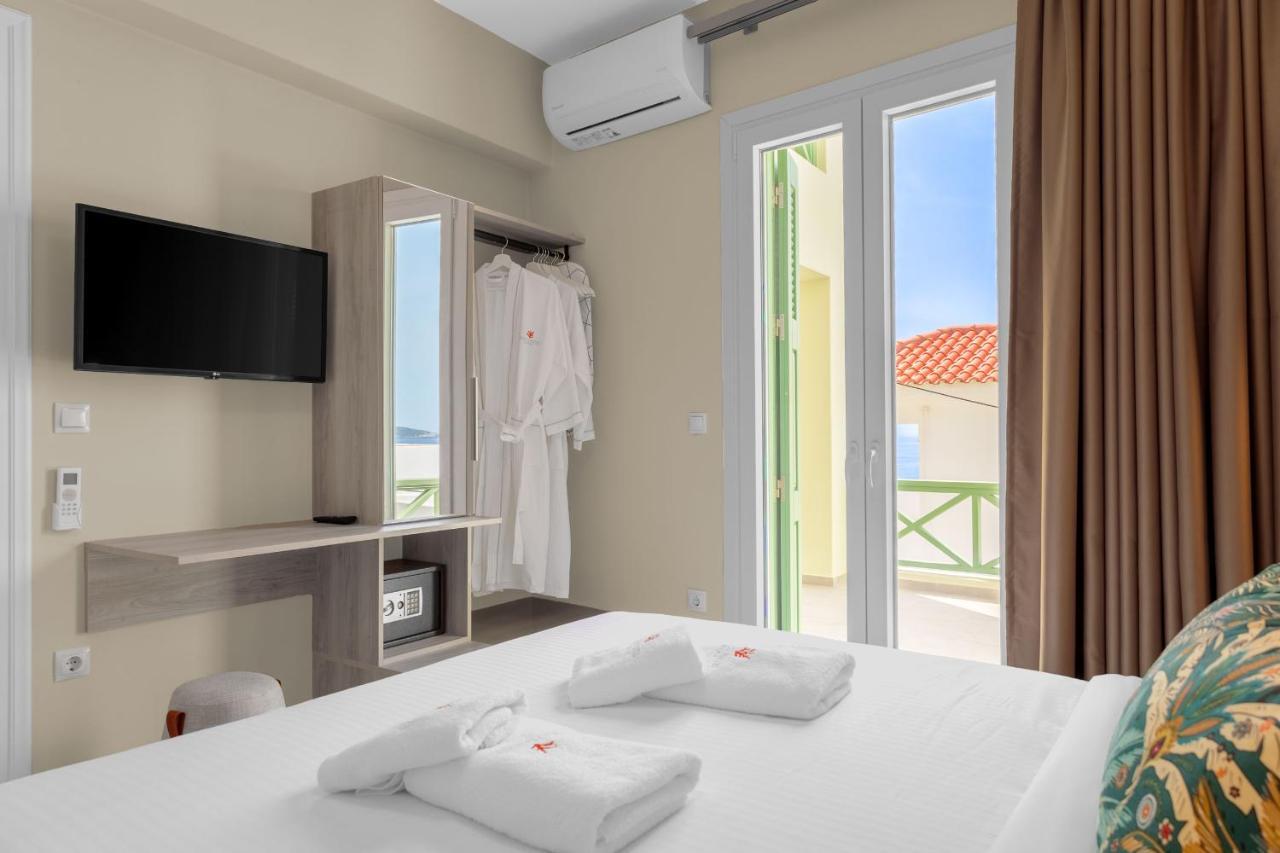 Corali Suites Andros Batsi  Ngoại thất bức ảnh