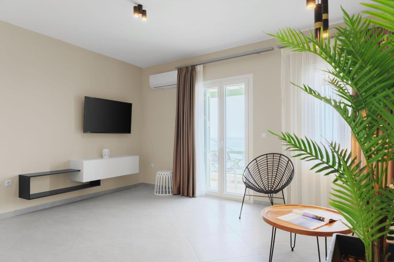 Corali Suites Andros Batsi  Ngoại thất bức ảnh